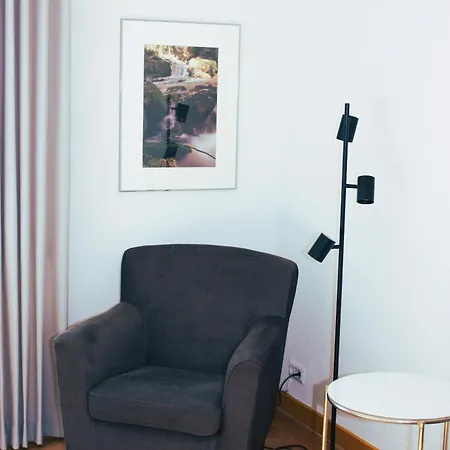 Brodthage, App. 3 アパート *